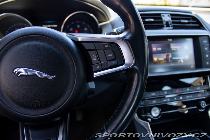 Jaguar XE 2016