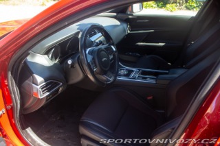 Jaguar XE  2016