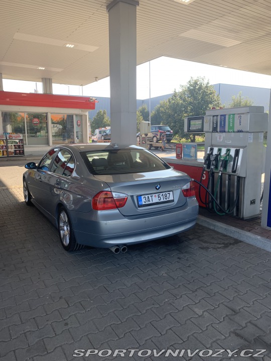 BMW 3  2005