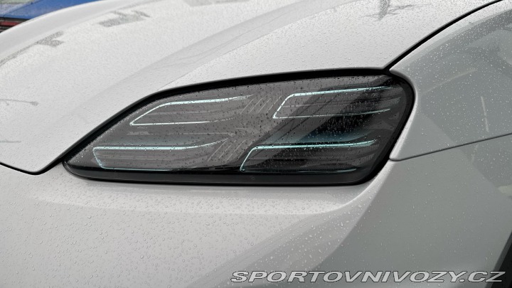 Porsche Macan Turbo 2024