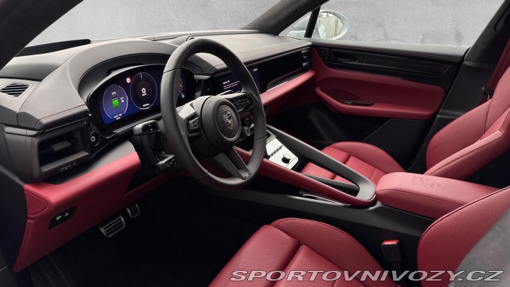 Porsche Macan Turbo 2024