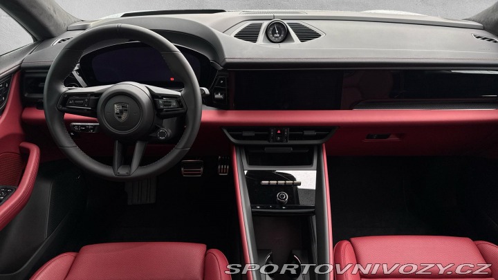 Porsche Macan Turbo 2024