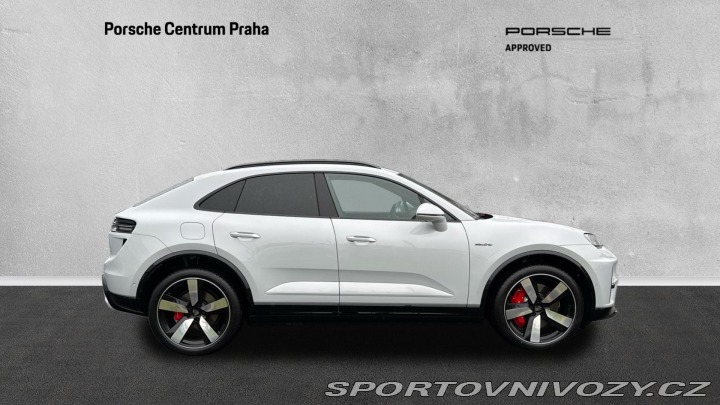 Porsche Macan Turbo 2024