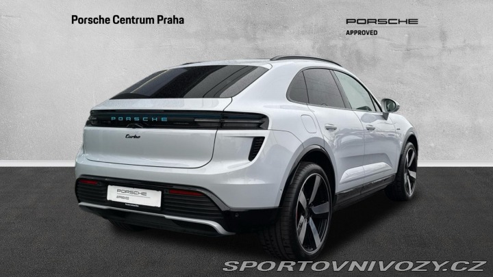 Porsche Macan Turbo 2024
