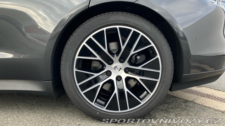 Porsche Taycan 2025