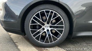 Porsche Taycan  2025