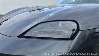 Porsche Taycan  2025