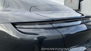 Porsche Taycan  2025
