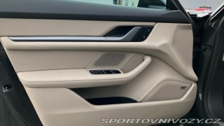 Porsche Taycan  2025