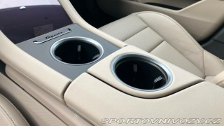 Porsche Taycan  2025