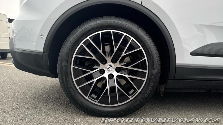 Porsche Macan  2025
