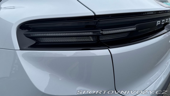 Porsche Macan  2025