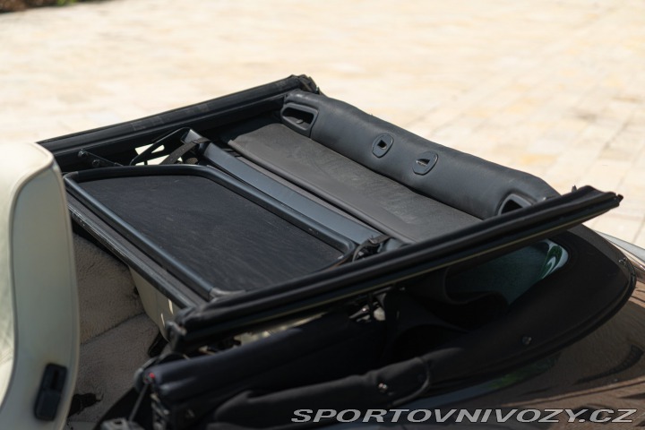 Porsche 911 964 (911) CARRERA 4 CABRIOLET 1990