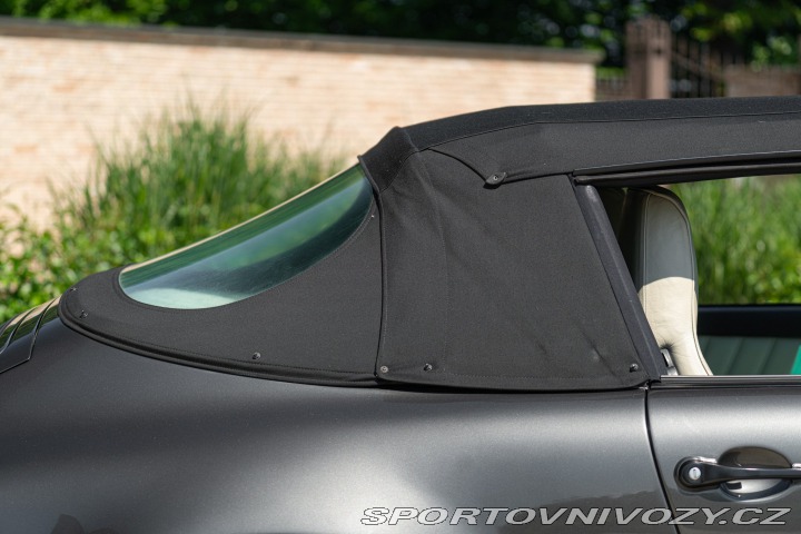 Porsche 911 964 (911) CARRERA 4 CABRIOLET 1990