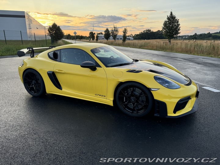 Porsche 718 GT4 RS 2024