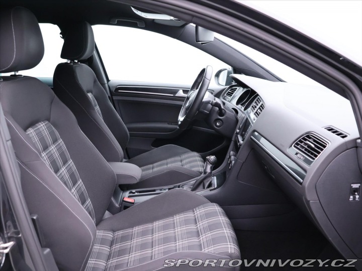 Volkswagen Golf 2,0 GTD 135 KW XE Serv.Kn 2015