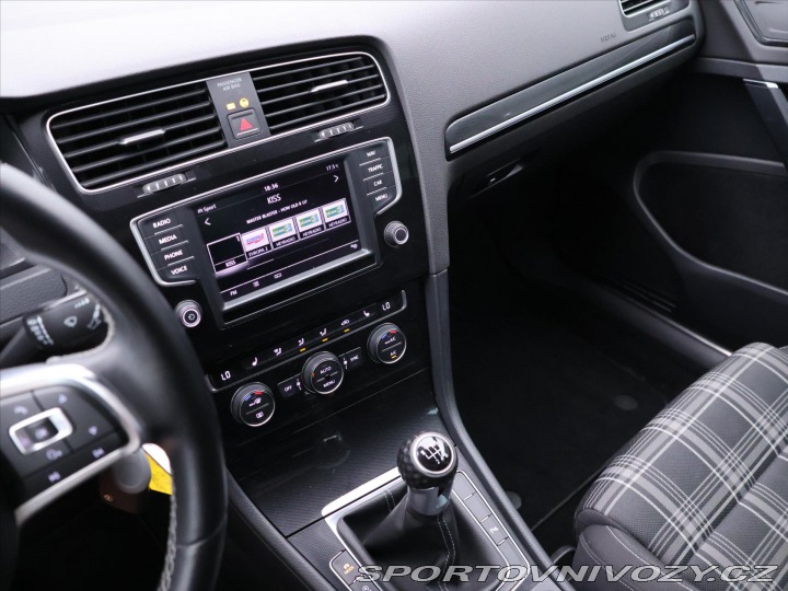 Volkswagen Golf 2,0 GTD 135 KW XE Serv.Kn 2015
