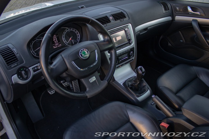 Škoda Octavia RS Combi 2.0 TFSI RS 2011