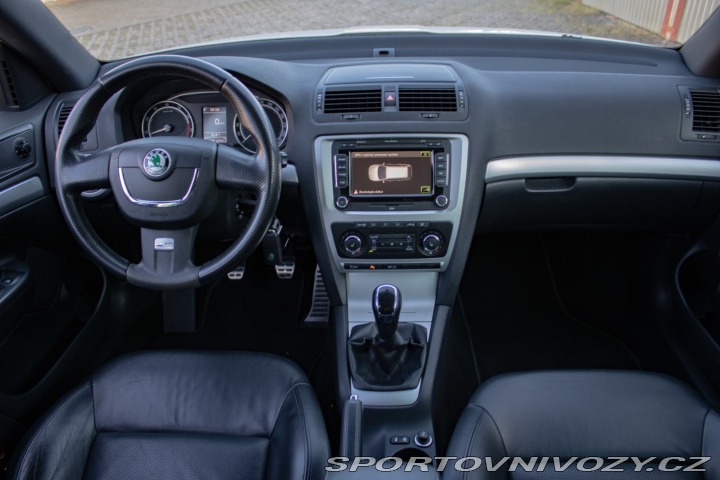 Škoda Octavia RS Combi 2.0 TFSI RS 2011