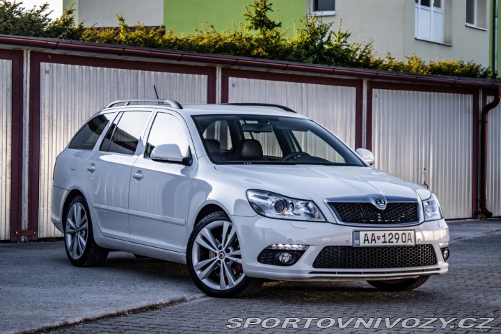 Škoda Octavia RS Combi 2.0 TFSI RS 2011