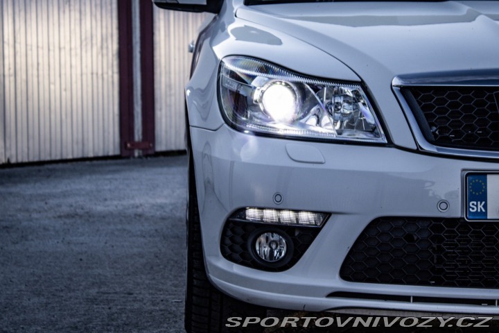 Škoda Octavia RS Combi 2.0 TFSI RS 2011