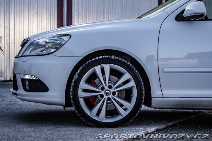 Škoda Octavia RS Combi 2.0 TFSI RS 2011
