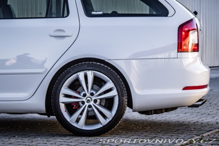 Škoda Octavia RS Combi 2.0 TFSI RS 2011