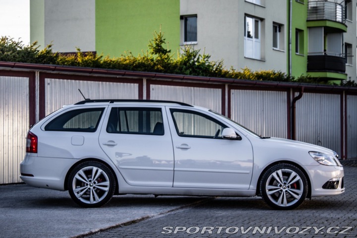 Škoda Octavia RS Combi 2.0 TFSI RS 2011