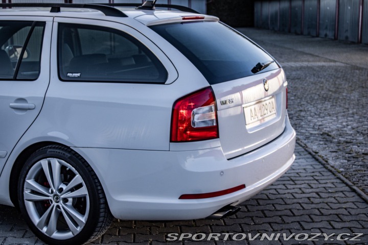 Škoda Octavia RS Combi 2.0 TFSI RS 2011
