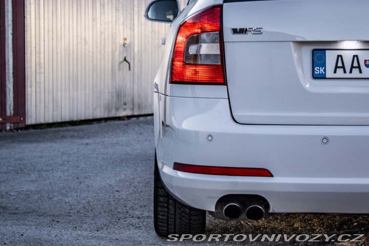 Škoda Octavia RS Combi 2.0 TFSI RS 2011