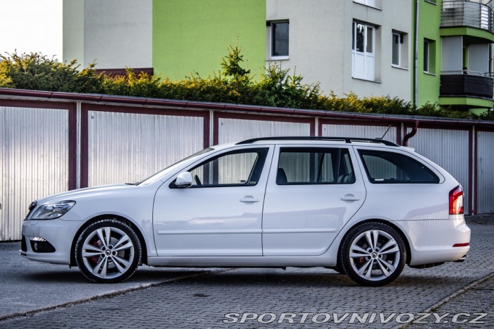 Škoda Octavia RS Combi 2.0 TFSI RS 2011