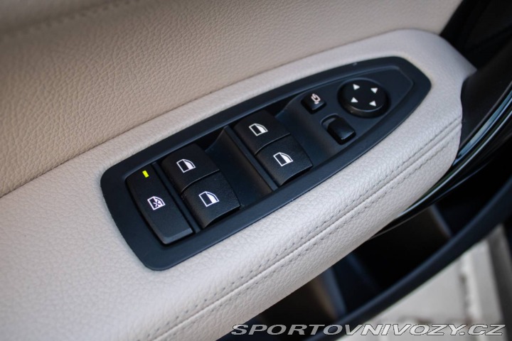 BMW 1 M140i xDrive /AJ NA SPLÁ 2016