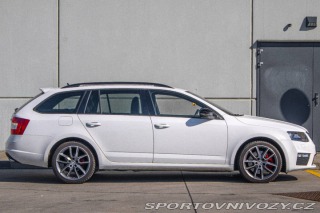 Škoda Octavia RS Combi  2.0 TDI DPF RS DSG 2015