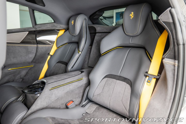 Ferrari Purosangue 2024