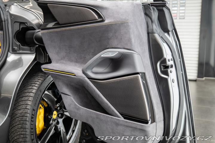 Ferrari Purosangue 2024