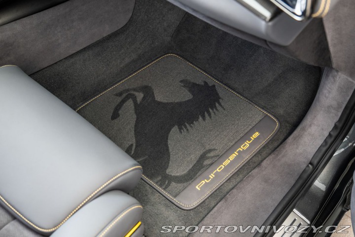 Ferrari Purosangue 2024