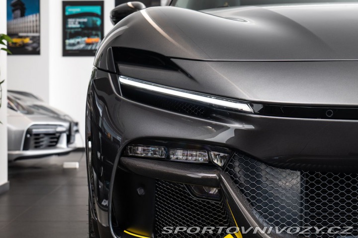 Ferrari Purosangue  1800