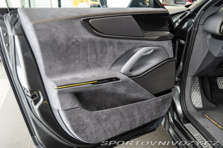 Ferrari Purosangue 2024