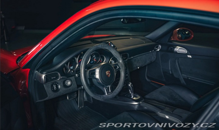 Porsche 911 Carrera GTS 2012