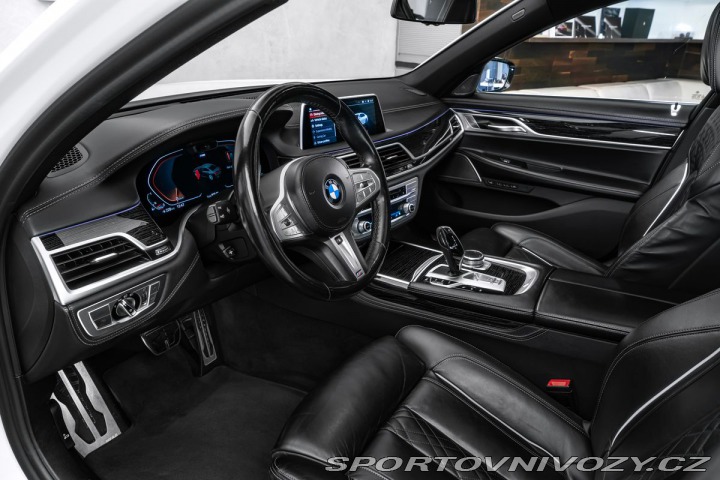 BMW 7 4.4 750i xDrive AT 1800