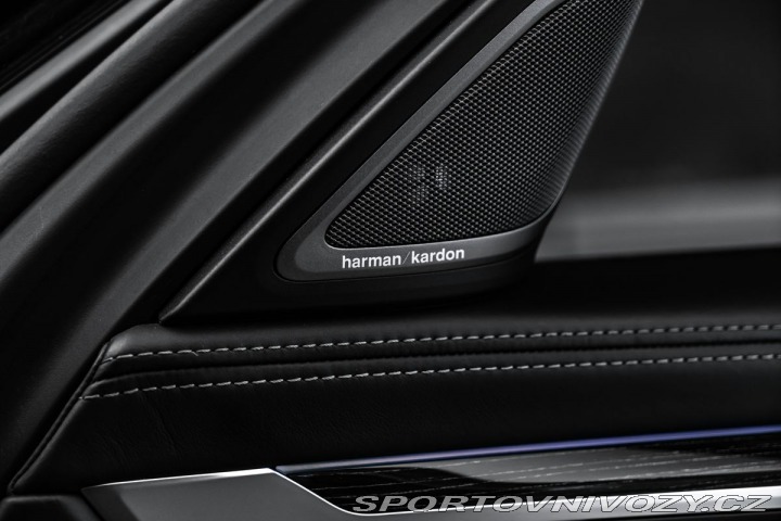 BMW 7 4.4 750i xDrive AT 1800