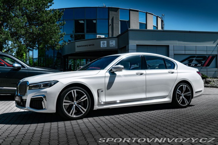 BMW 7 4.4 750i xDrive AT 1800