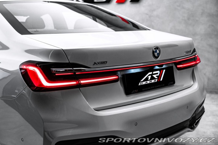 BMW 7 4.4 750i xDrive AT 1800