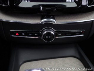 Volvo Ostatní modely XC60  T8 Twin Engine 2021