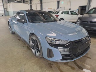 Audi RS e-tron GT poškozený