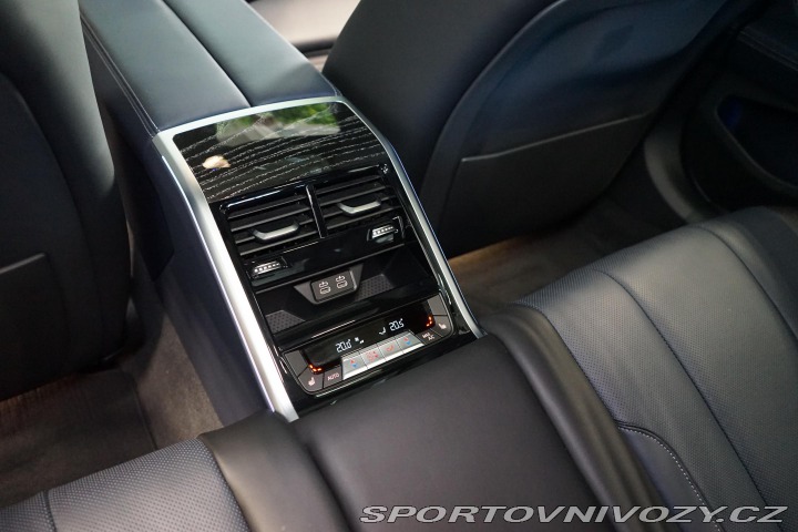 BMW 8 840i GC M Pano Crafted Zá 2022