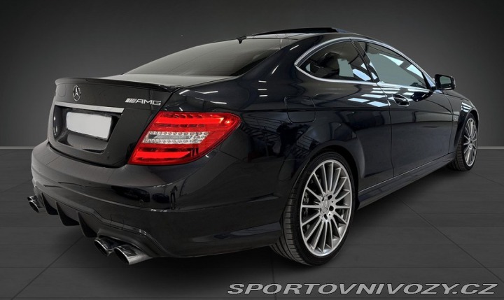 Mercedes-Benz C 63 AMG 2012