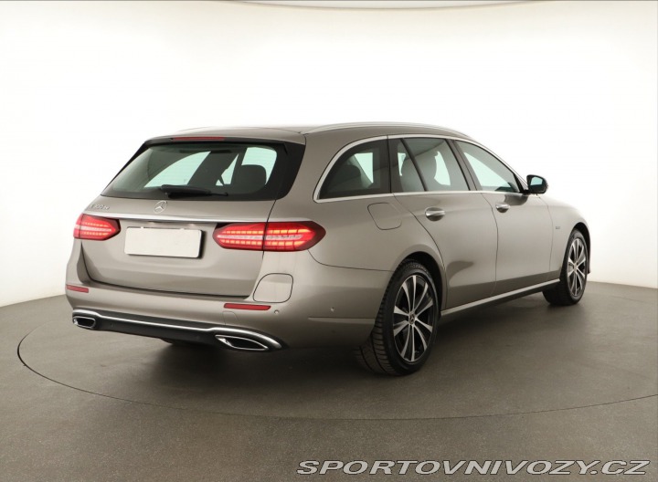 Mercedes-Benz E E 300de 2021