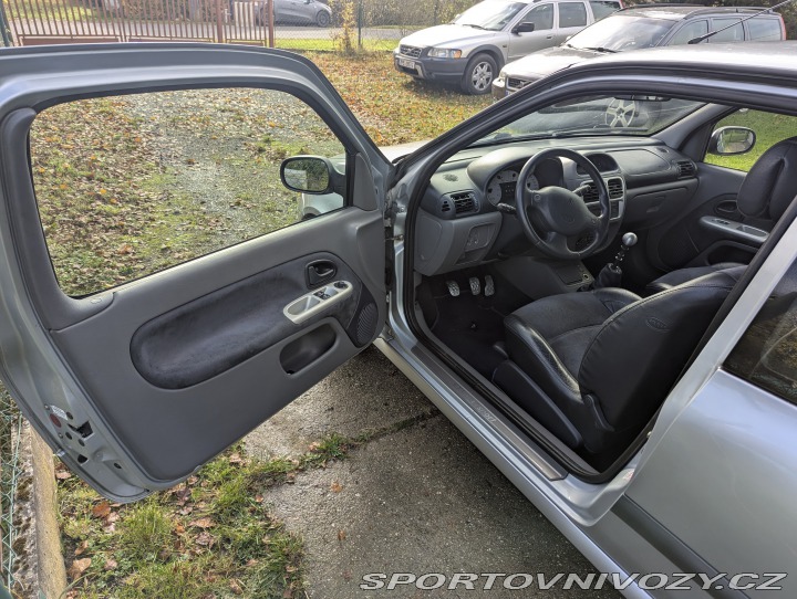 Renault Clio Sport 172 ph1 2001