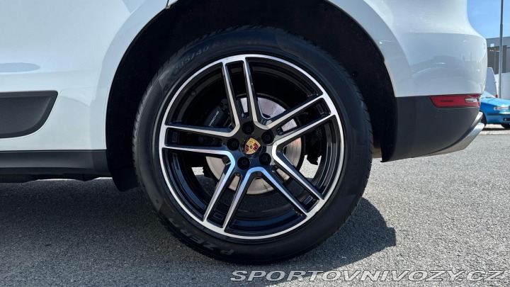 Porsche Macan 2021
